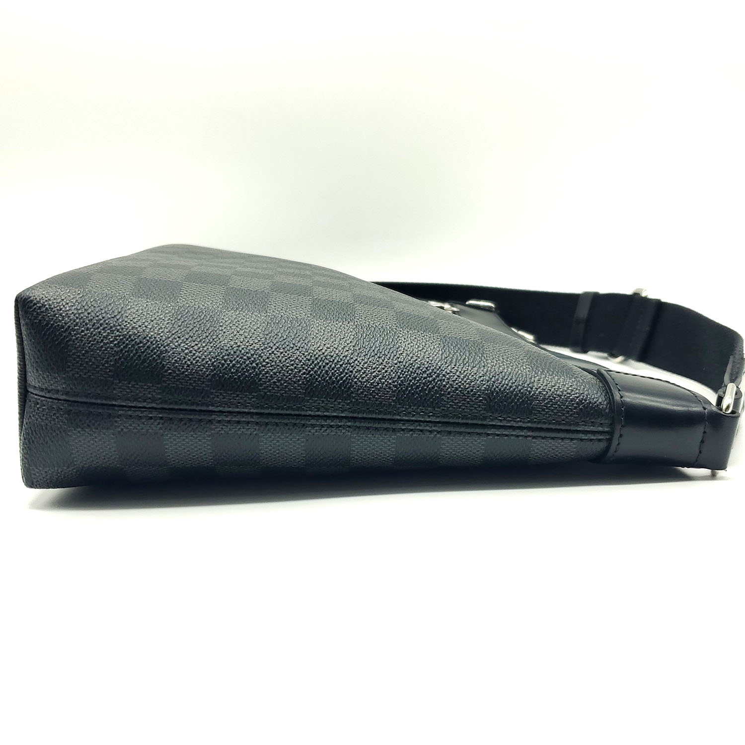 Louis Vuitton Mick Shoulder bag 359026