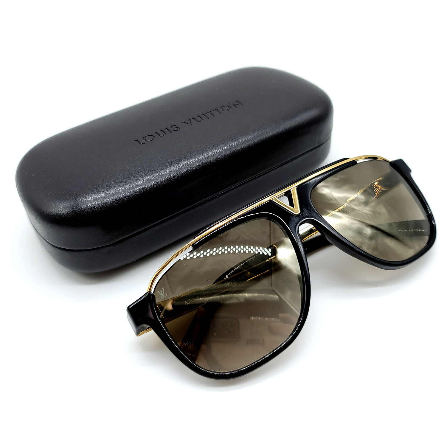 Louis Vuitton Men's Mascot Black Silver W Sunglasses Z2323W – Luxuria & Co.