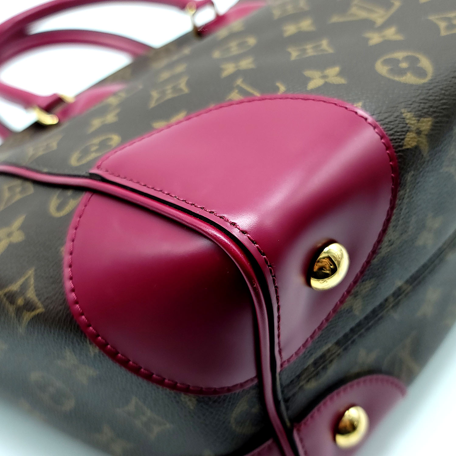 Louis Vuitton Phenix Handbag 391888