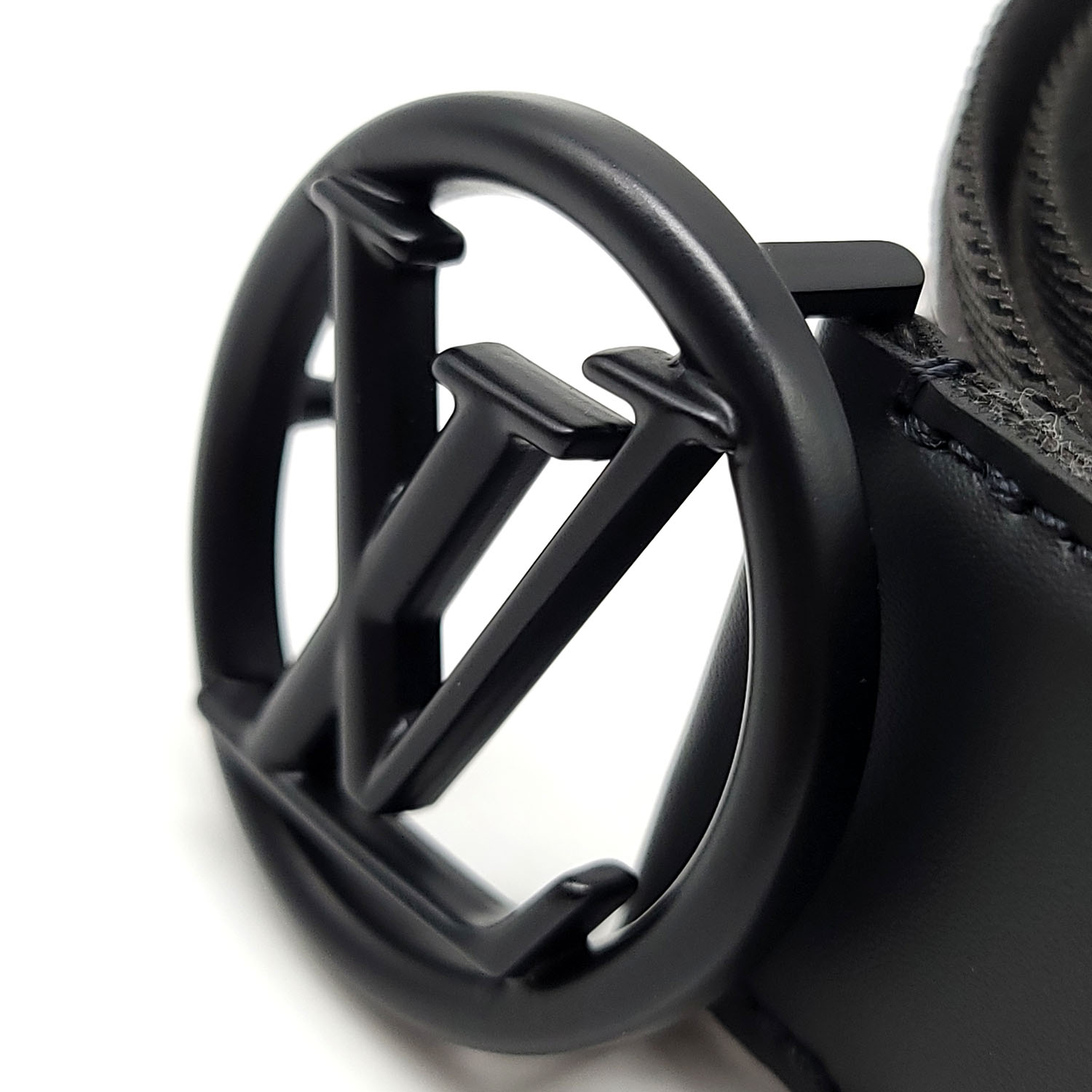 Lv circle leather belt Louis Vuitton Multicolour size 90 cm in Leather -  36400874