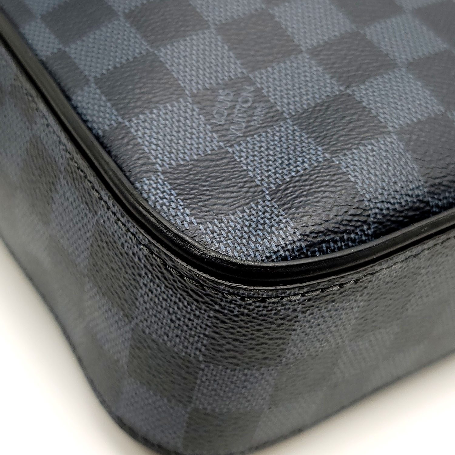  Louis Vuitton N44000 Bag, 2-Way Business Bag, Damier Cobalt,  LOUIS VUITTON Men's Dandy Briefcase, MM, gray : Clothing, Shoes & Jewelry