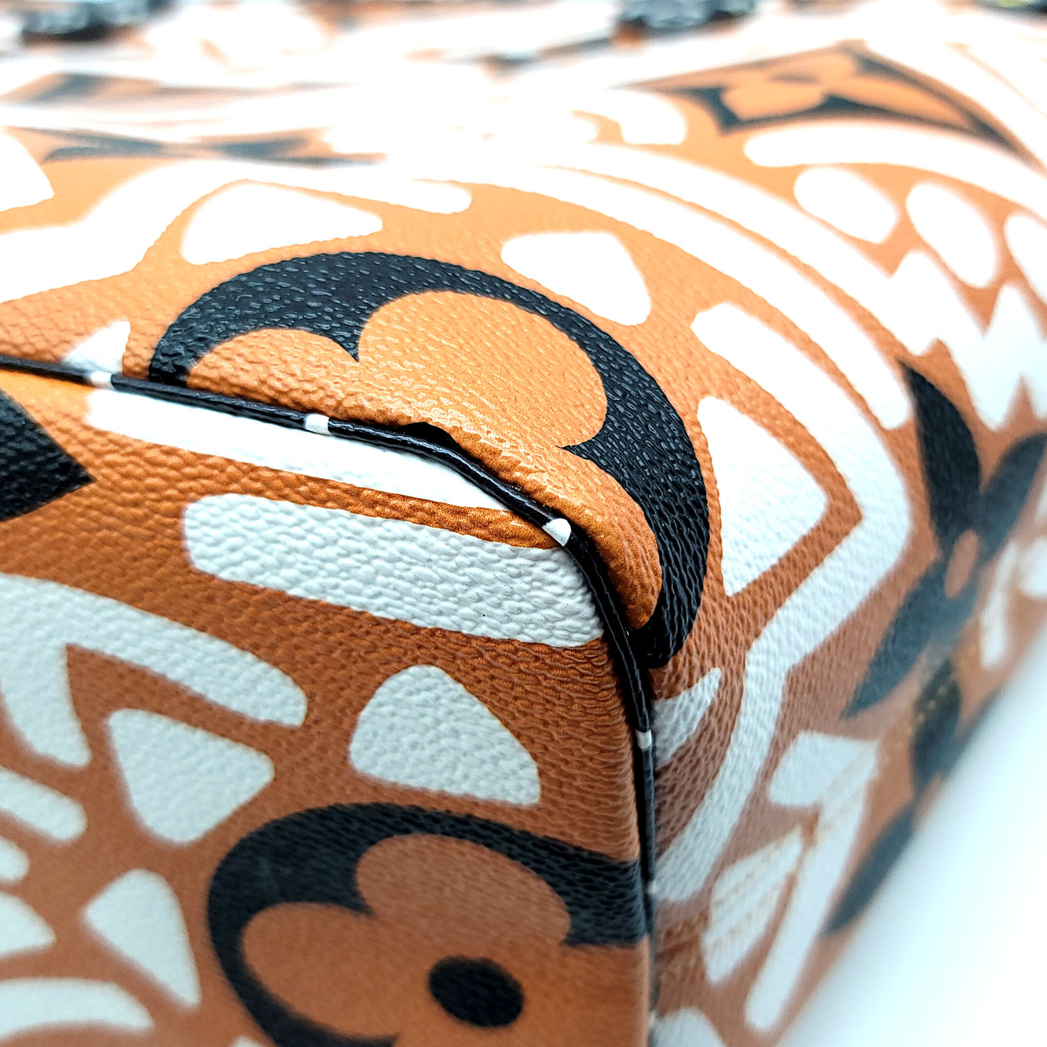 Louis Vuitton Crafty Neverfull MM with Pouch - Image 12