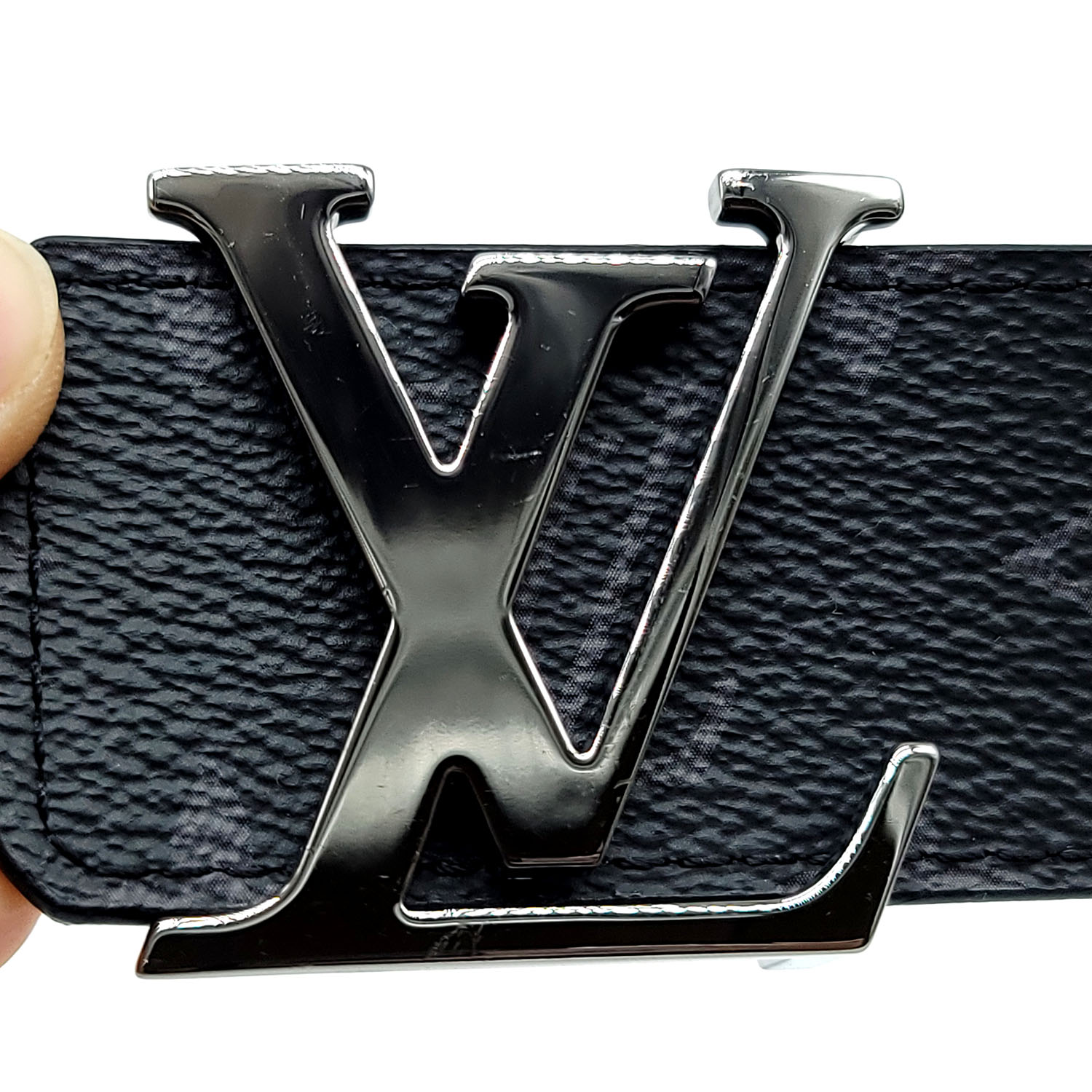 Louis Vuitton Monogram Eclipse Initiales Belt - 44 / 113.00 (SHG-PlPv0 –  LuxeDH
