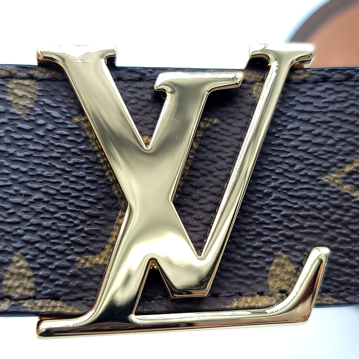 Louis Vuitton 85/34 40mm LV initials Taurillon Shadow Reversible Belt 2lv1114a