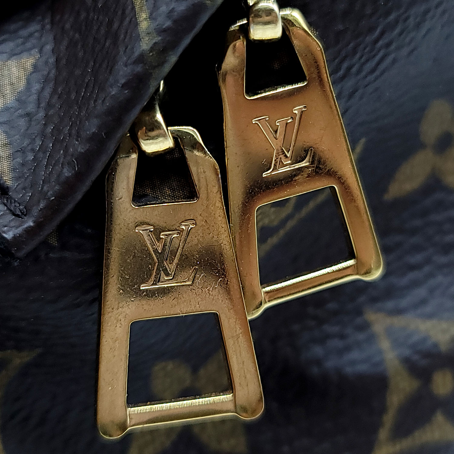 Louis Vuitton Blue Monogram Pop Dauphine Bumbag BB 2way Chain Leather  ref.549862 - Joli Closet