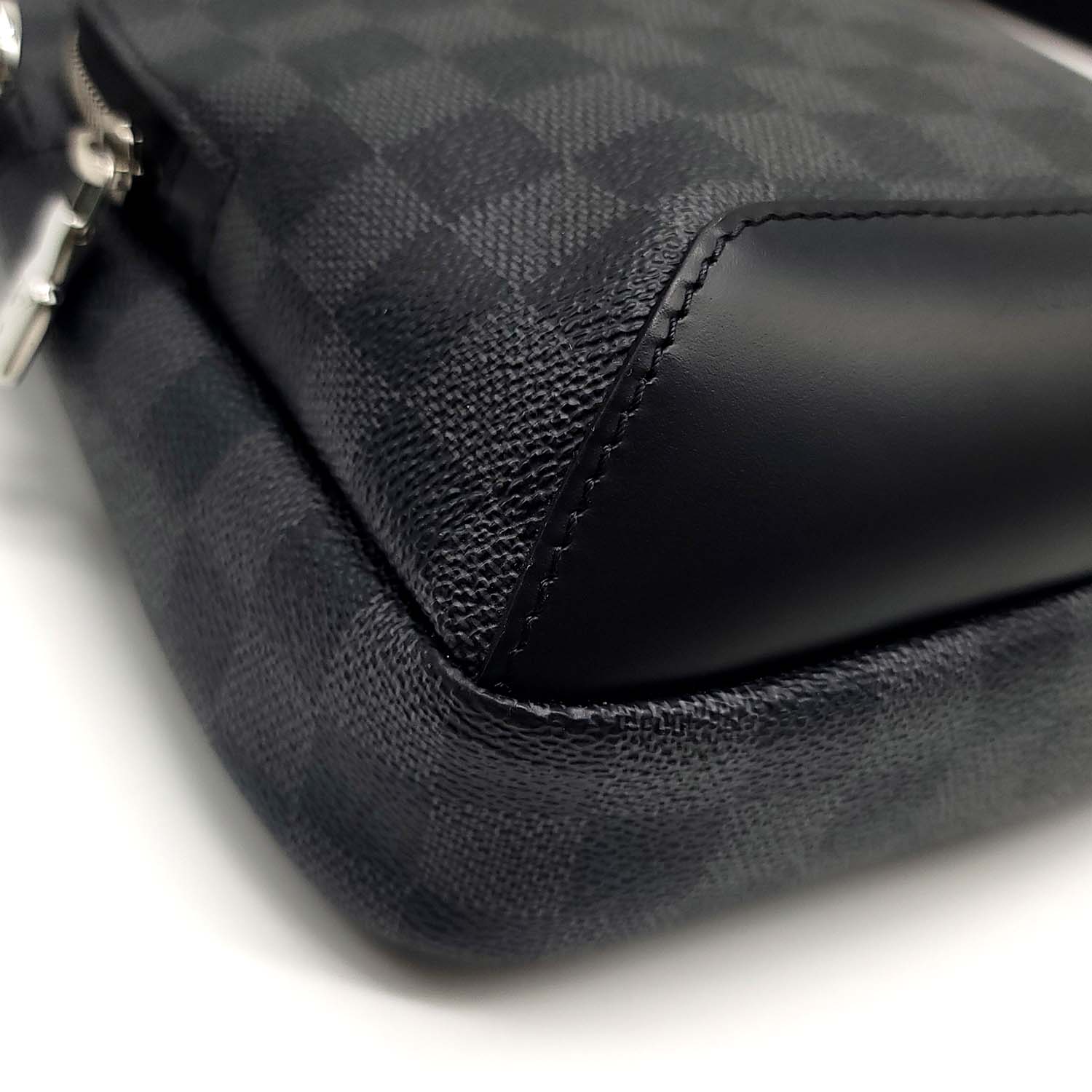 Louis Vuitton Avenue Sling Bag Damier Graphite – Dr. Runway
