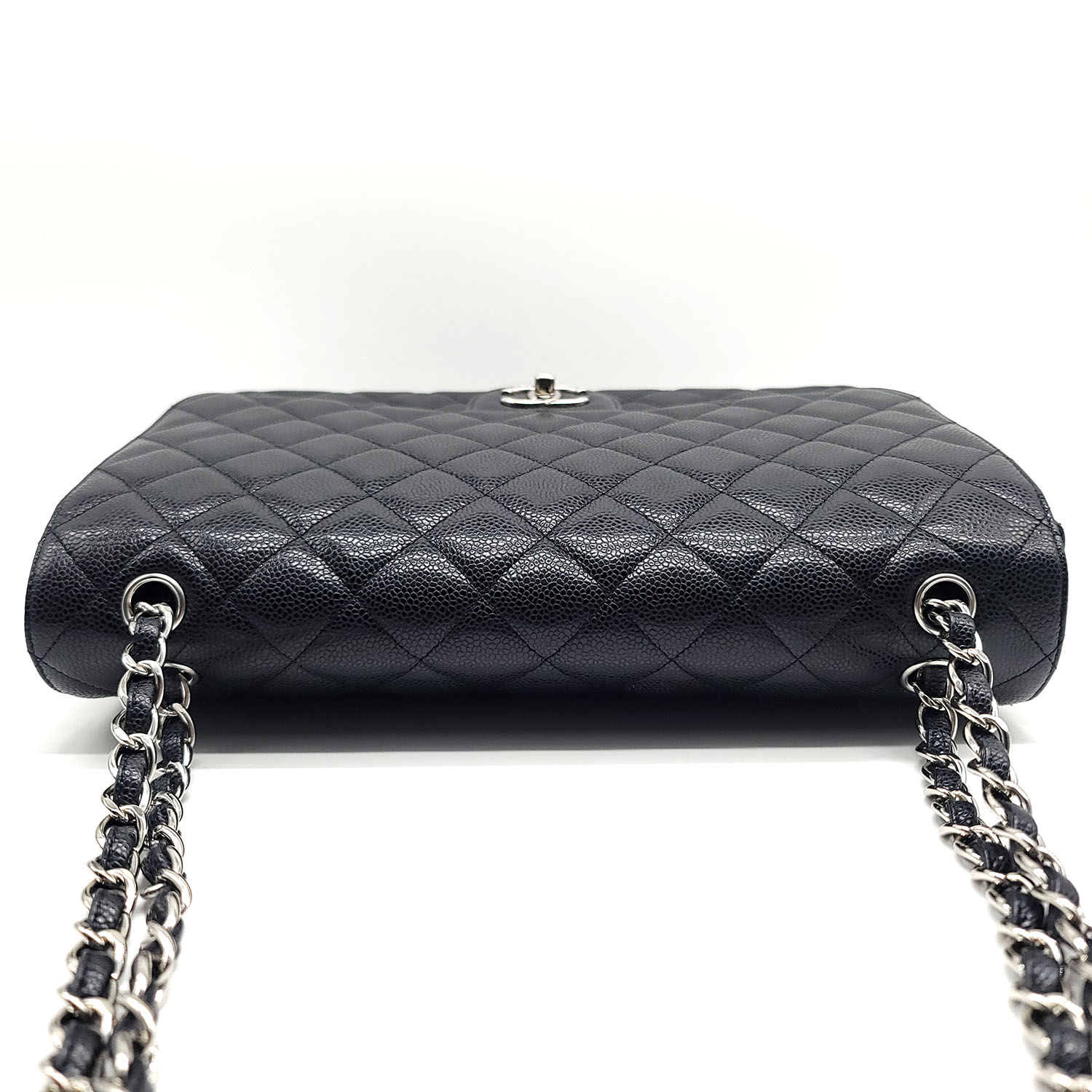 chanel classic quilted leather chain handbag
