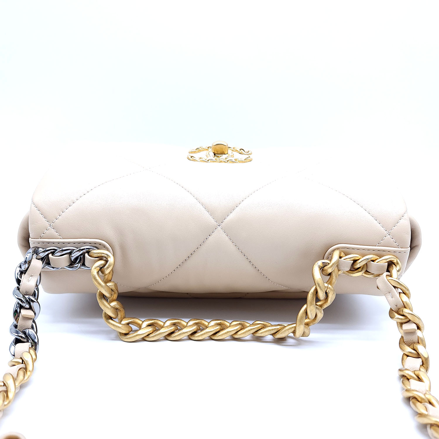 Chanel 19 Flap Bag Beige Lambskin – Dr. Runway