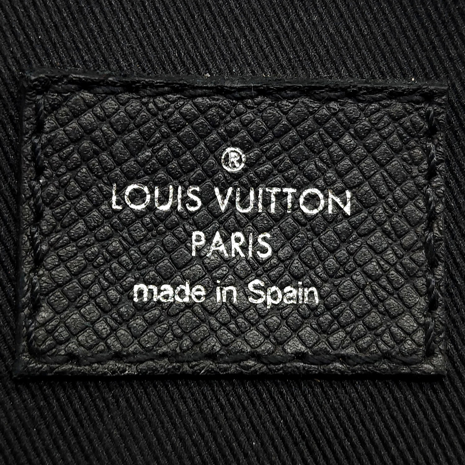 Louis Vuitton Outdoor Slingbag Monogram Taigarama