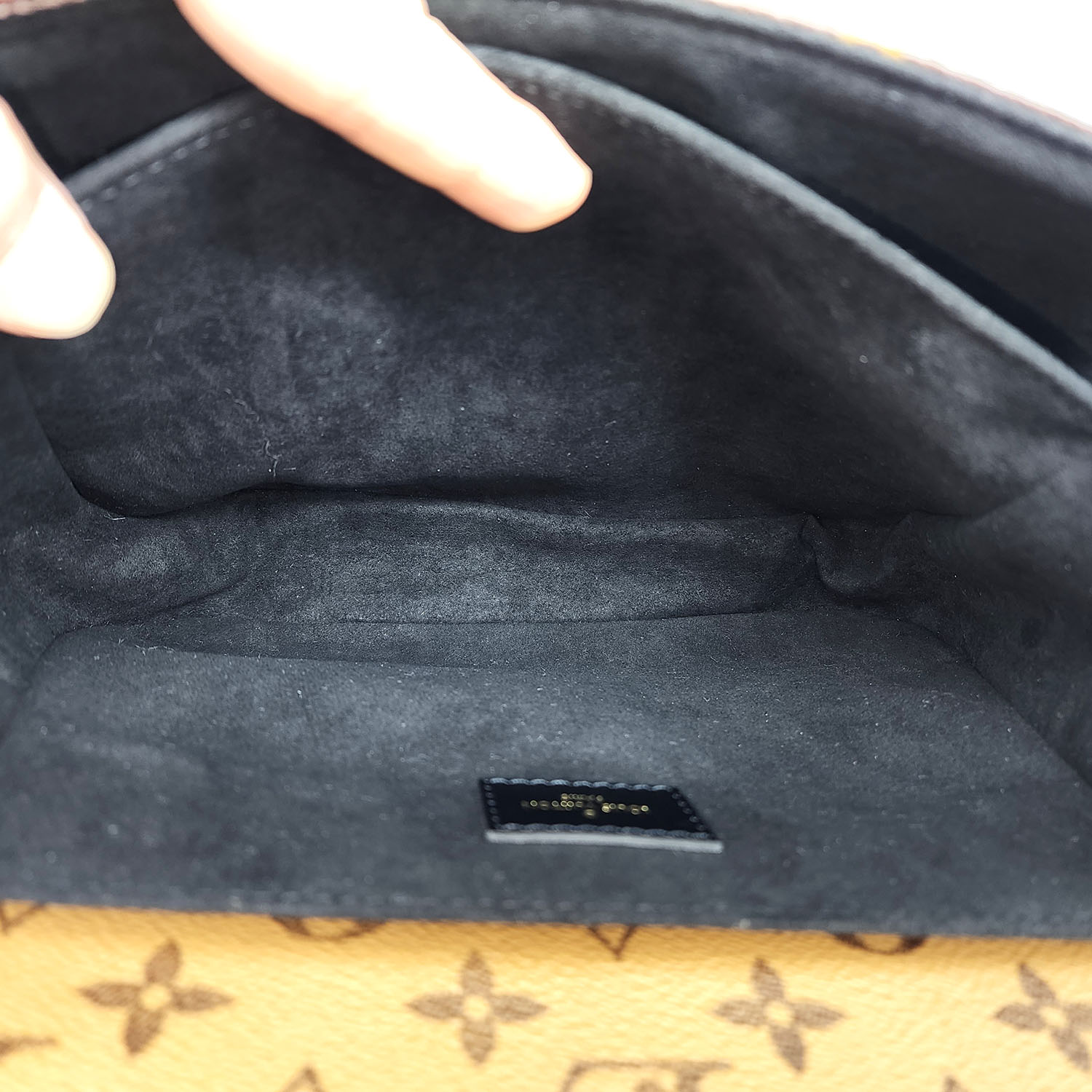 Louis Vuitton Pochette metis reverse for Sale in Daly City, CA