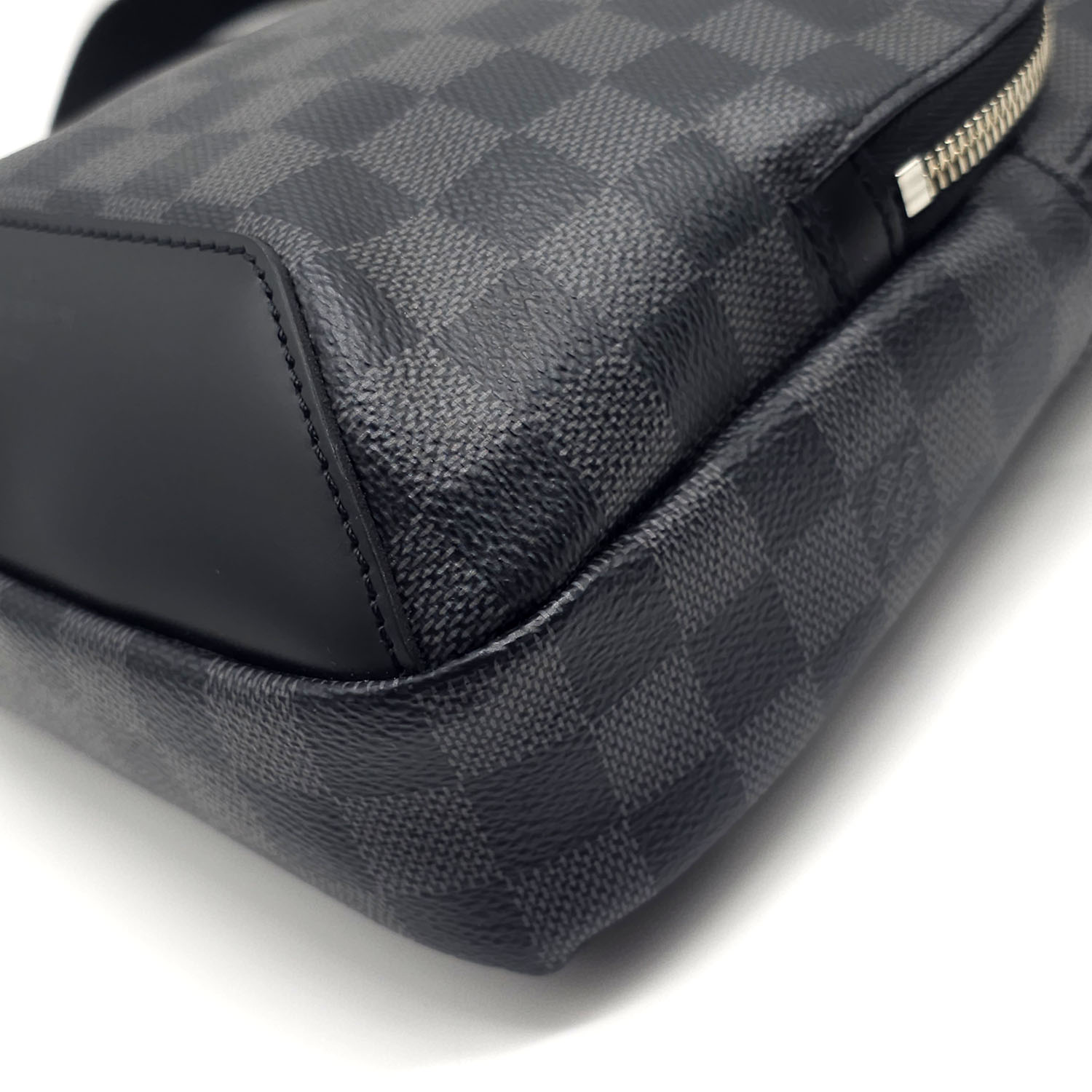 NEW LOUIS VUITTON AVENUE SLING BAG DAMIER GRAPHITE CANVAS HAND BAG Grey  Leather ref.1019628 - Joli Closet