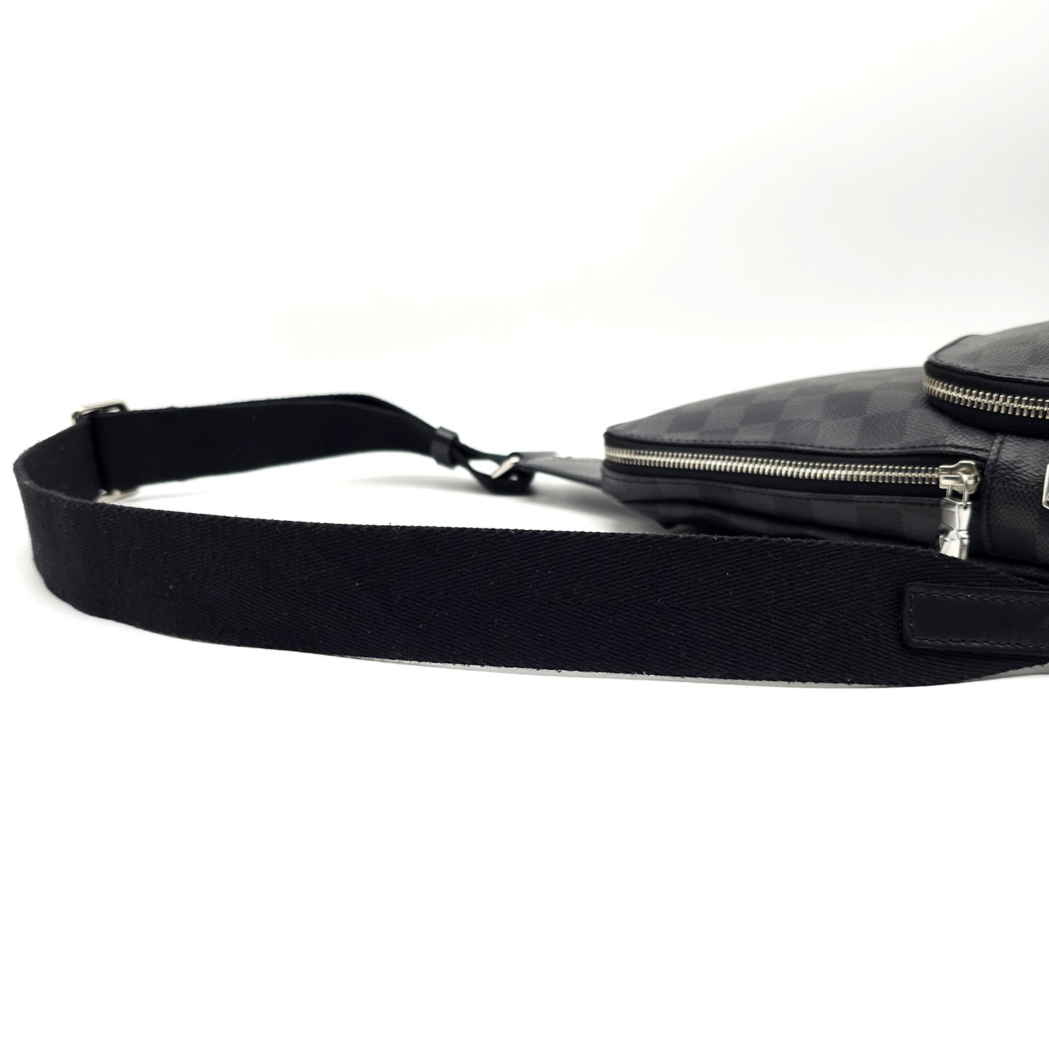 Louis Vuitton Avenue Sling Bag Damier Graphite Dr. Runway