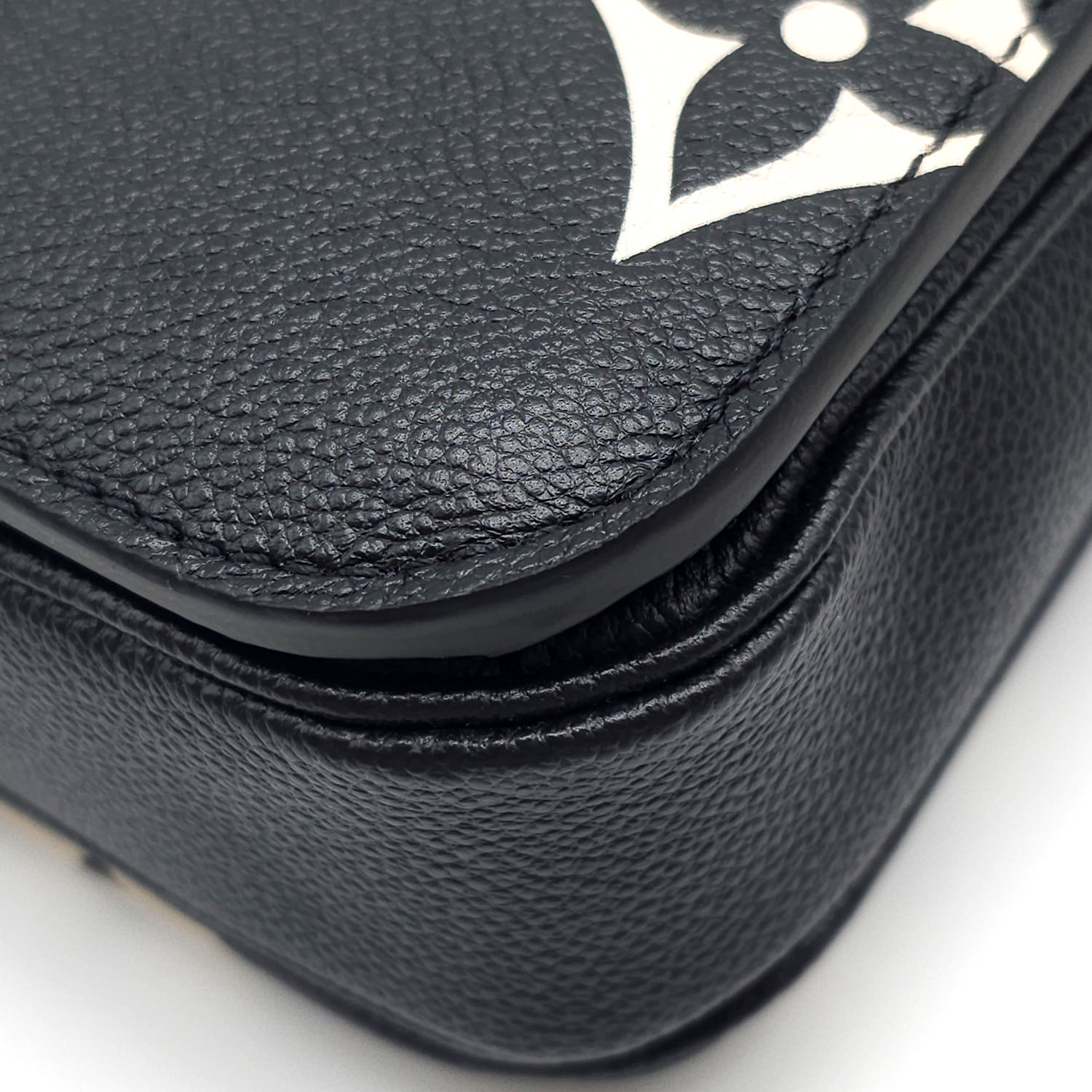 Louis Vuitton POCHETTE MÉTIS Bicolor Monogram Empreinte Leather Black Beige  - NOBLEMARS